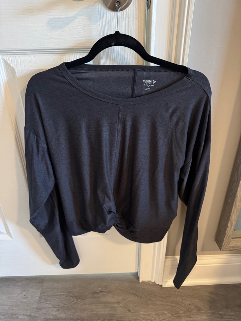 Old Navy Black Long-Sleeve Knot Hem Women's Top